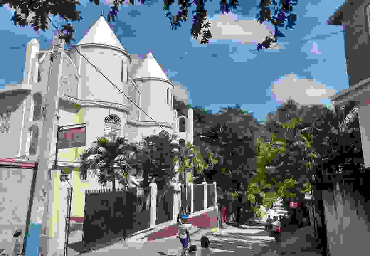 IMAGE OF HINCHE