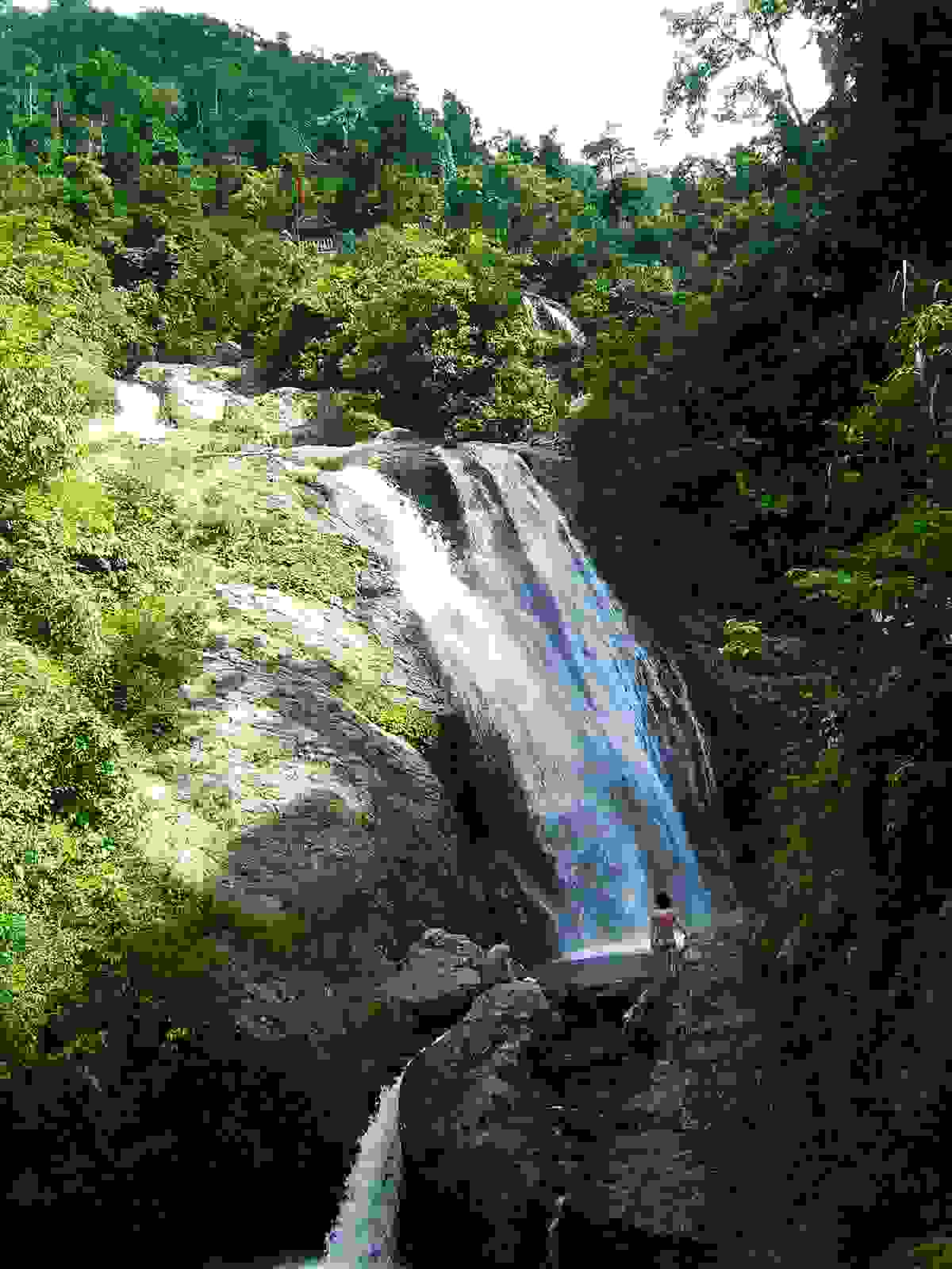 IMAGE OF HÒA BÌNH