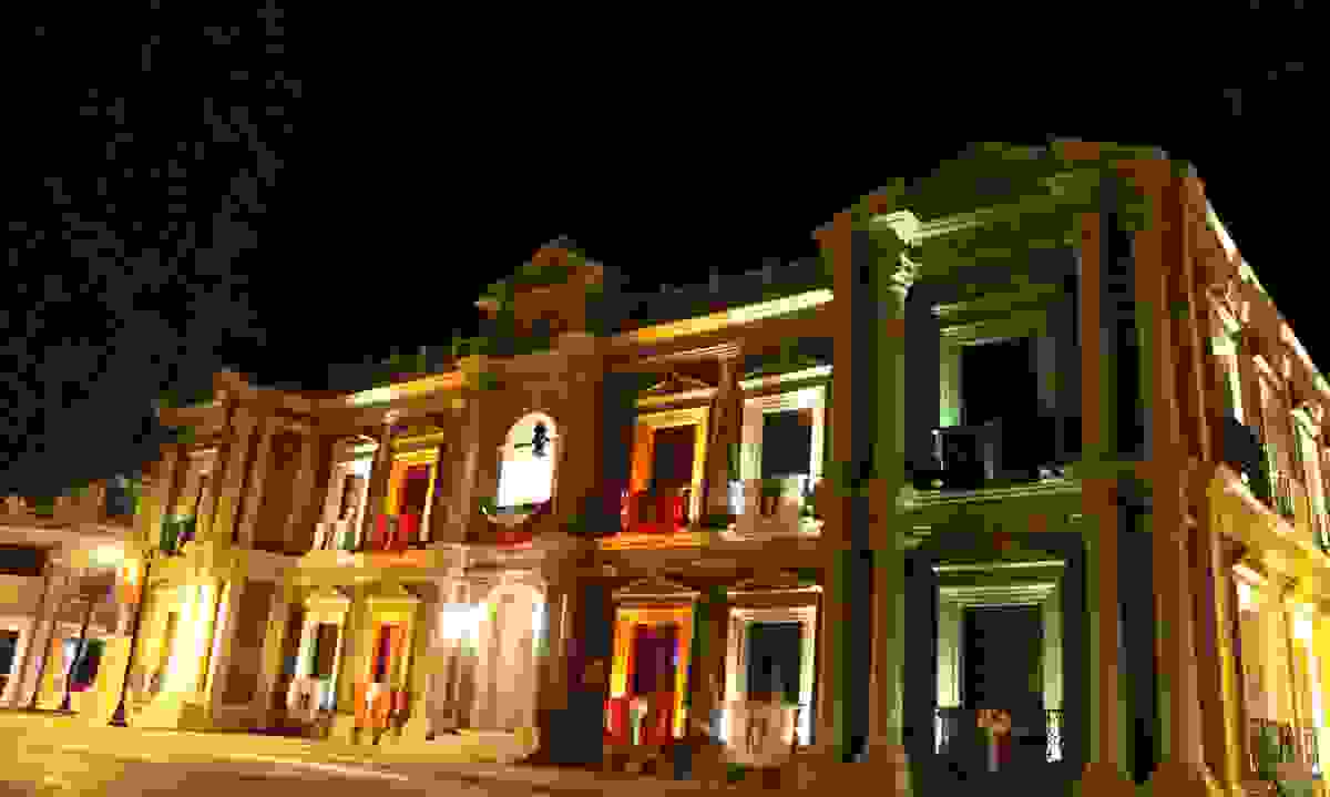 IMAGE OF LINARES