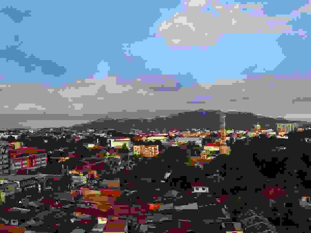 IMAGE OF LIPA