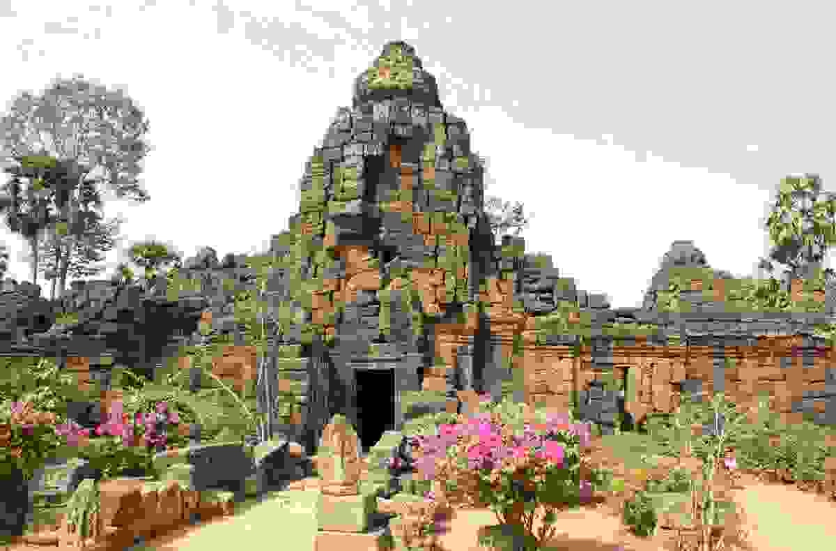 IMAGE OF TAKÉO
